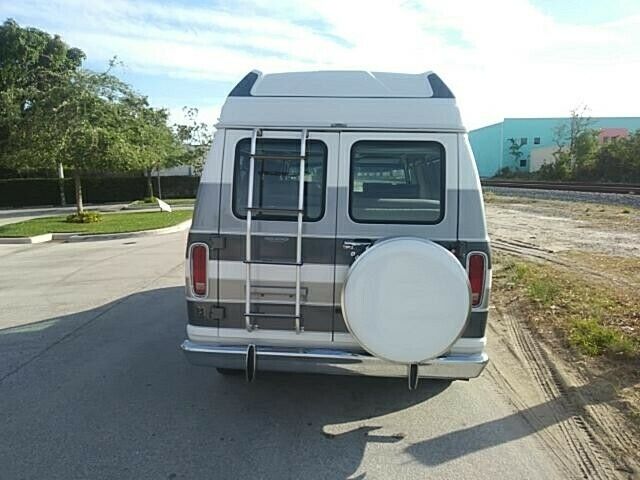 1990 Ford E-Series Van E150 - photo 8