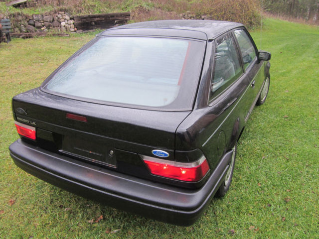 1990 Ford Escort LX - photo 4