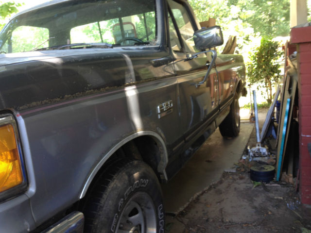 1990 Ford F-150 XLT Lariat Standard Cab Pickup 2-Door 5.0L 1990 Ford F-150