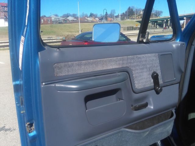 1990 Ford F-250 XLT Lariat Standard Cab Pickup 2-Door - photo 10