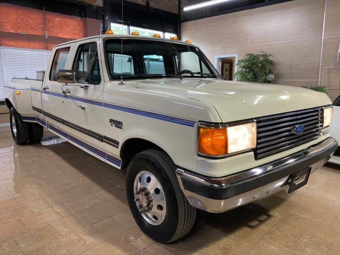 1990 Ford F-350 XLT Lariat 4dr Crew Cab LB - photo 2