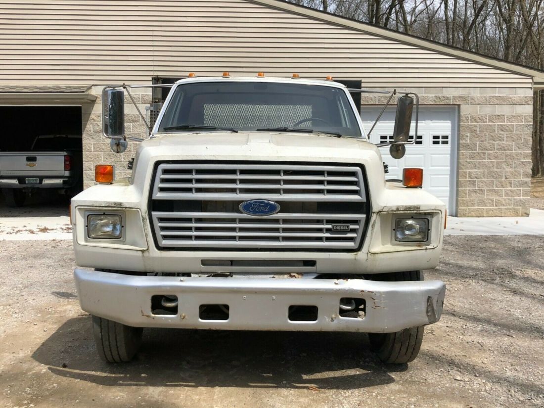 1990 Ford F700 - photo 2