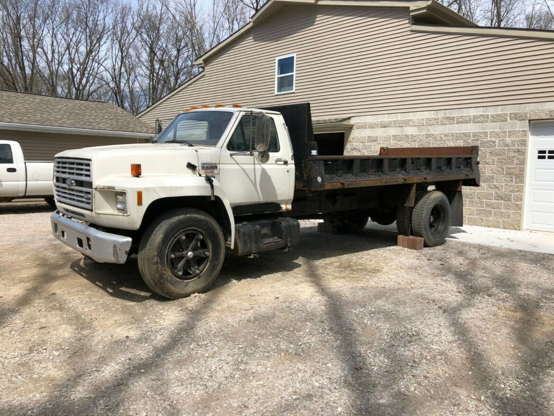 1990 Ford F700 - photo 5