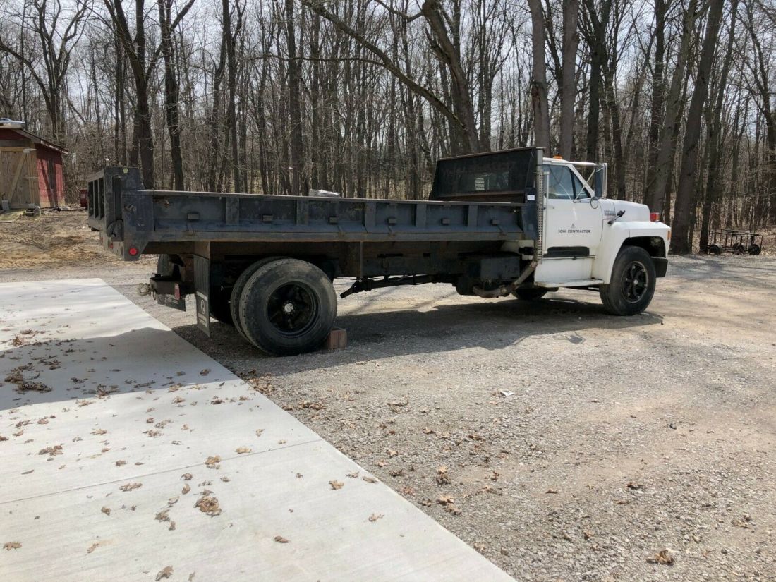 1990 Ford F700 - photo 7