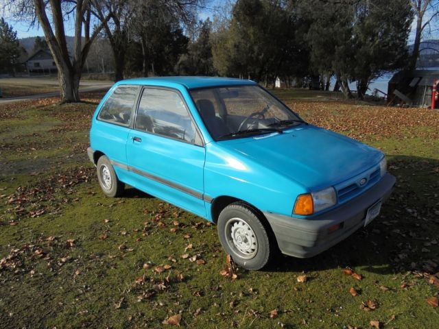 1990 Ford Festiva L Plus Hatchback 2-Door - photo 2