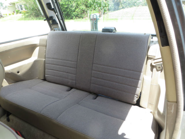 1990 Ford Festiva - photo 5