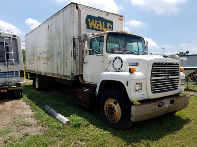 1990 Ford L8000 24' Foot Box Truck 1990 Ford L8000