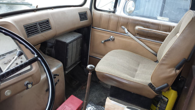 1990 Ford L8000 - photo 3