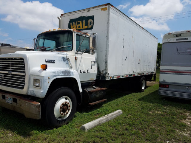 1990 Ford L8000 - photo 5