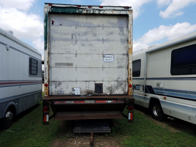 1990 Ford L8000 - photo 6