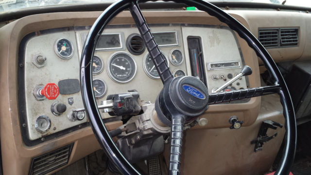 1990 Ford L8000 - photo 13
