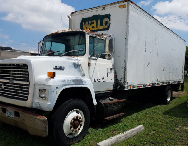 1990 Ford L8000 - photo 4
