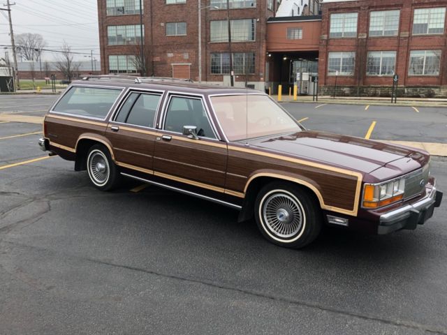 1990 FORD LTD COUNTRY SQUIRE LX 1990 Ford LTD COUNTRY SQUIRE LX LTD WOOD GRAIN