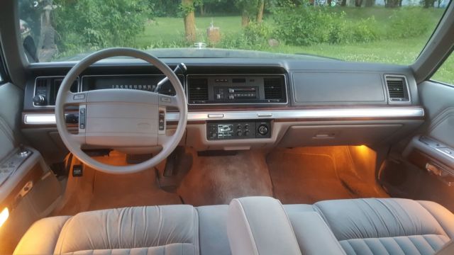1990 Ford Crown Victoria LX - photo 11