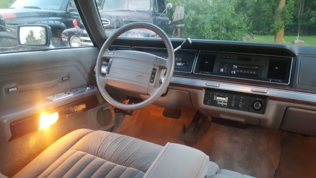 1990 Ford Crown Victoria LX - photo 12