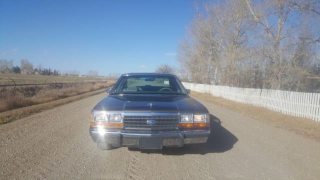 1990 Ford Crown Victoria LX - photo 6