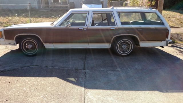 1990 Ford Country Squire Station Wagon