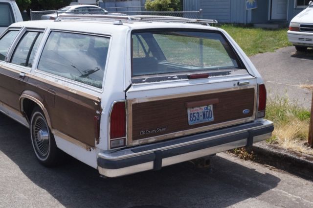 1990 Ford Country Squire Station Wagon - photo 2