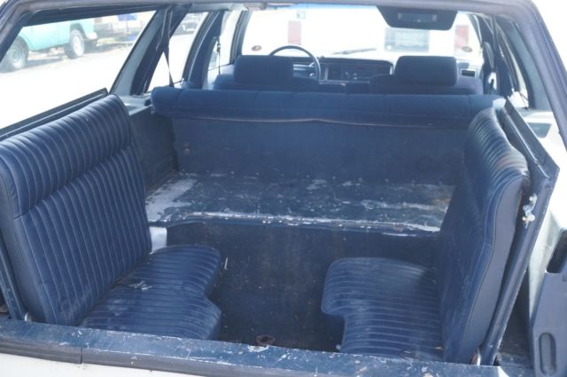 1990 Ford Country Squire Station Wagon - photo 3
