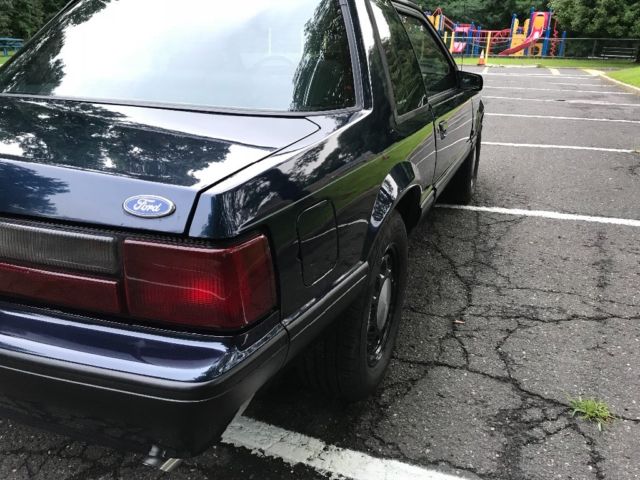 1990 Ford Mustang 5.0 sedan - photo 9