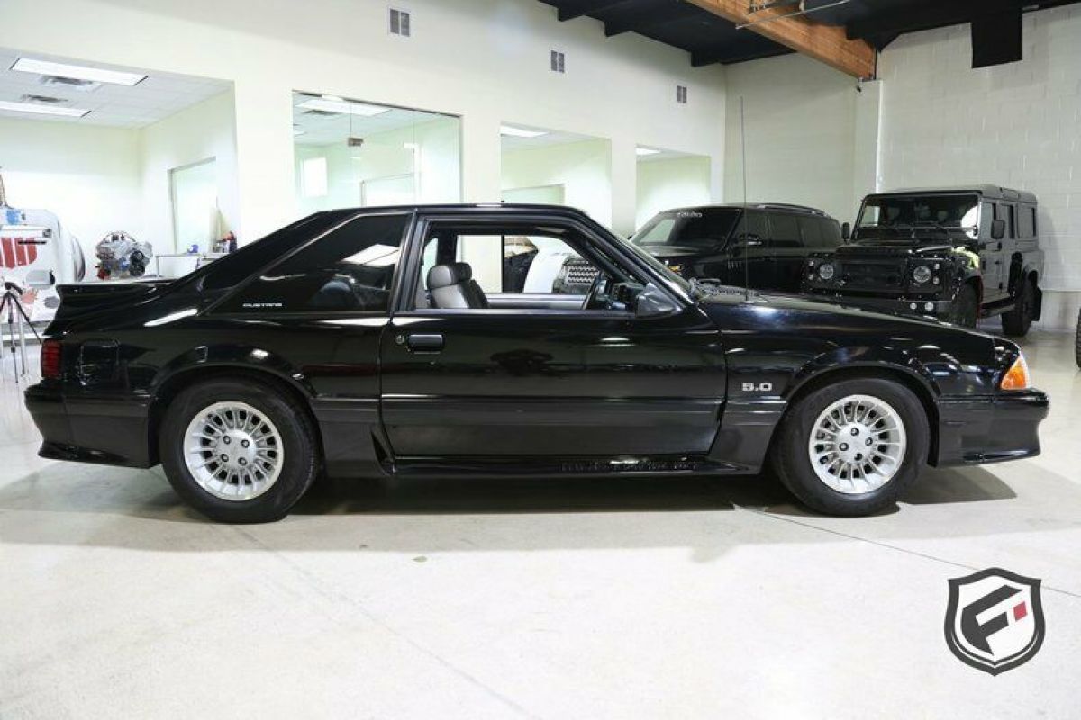 1990 Ford Mustang - photo 2