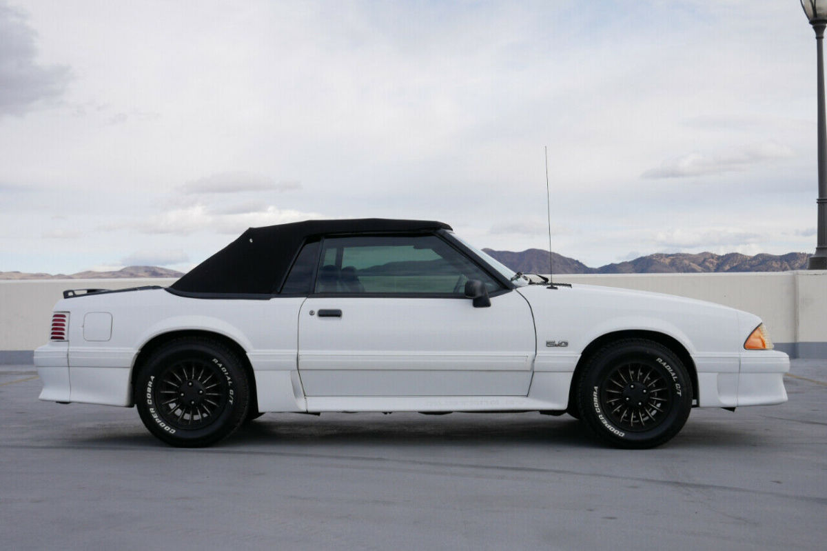 1990 Ford Mustang 2dr Convertible GT - photo 9