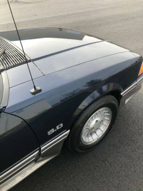 1990 Ford Mustang GT - photo 9
