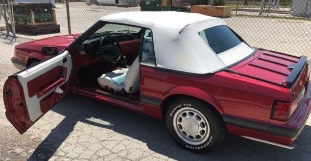 1990 Ford Mustang GT Convertible 2-Door - photo 9
