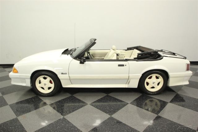 1990 Ford Mustang Convertible - photo 2