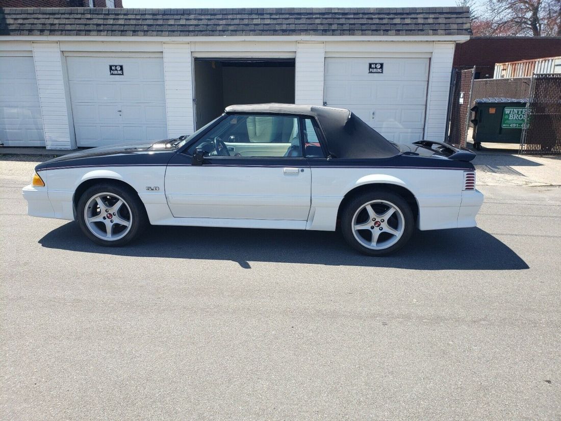 1990 Ford Mustang GT - photo 3