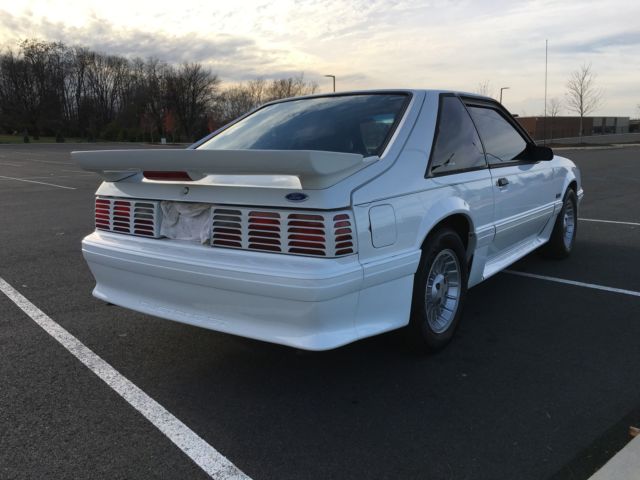 1990 Ford Mustang - photo 3