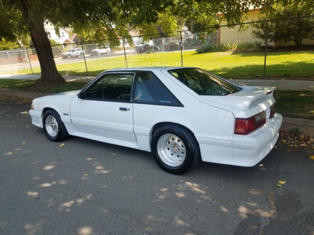 1990 Ford Mustang - photo 3