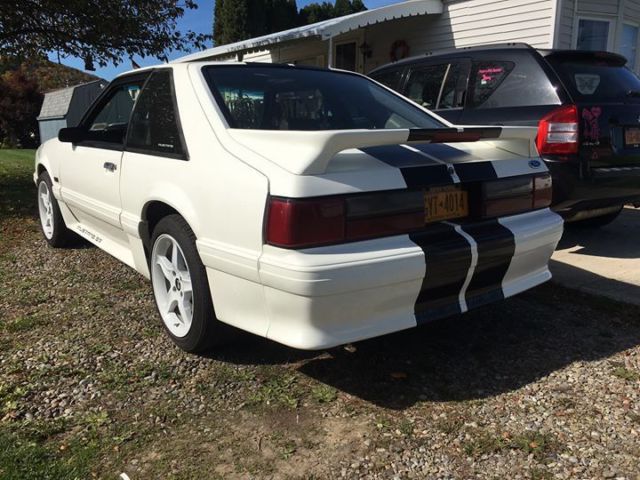 1990 Ford Mustang GT - photo 3