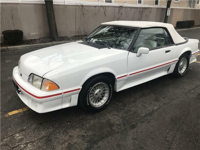 1990 Ford Mustang GT - photo 3
