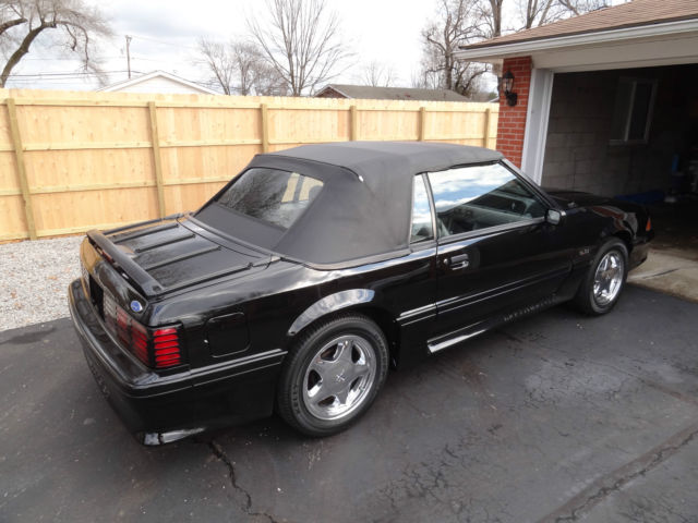 1990 Ford Mustang GT Convertible 2-Door - photo 9