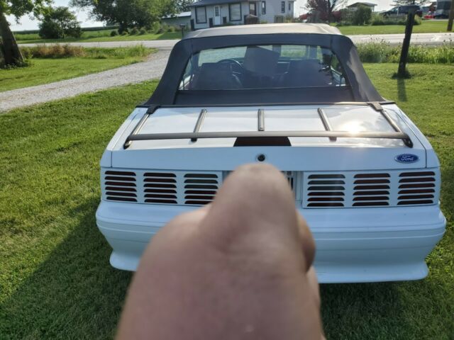 1990 Ford Mustang - photo 2