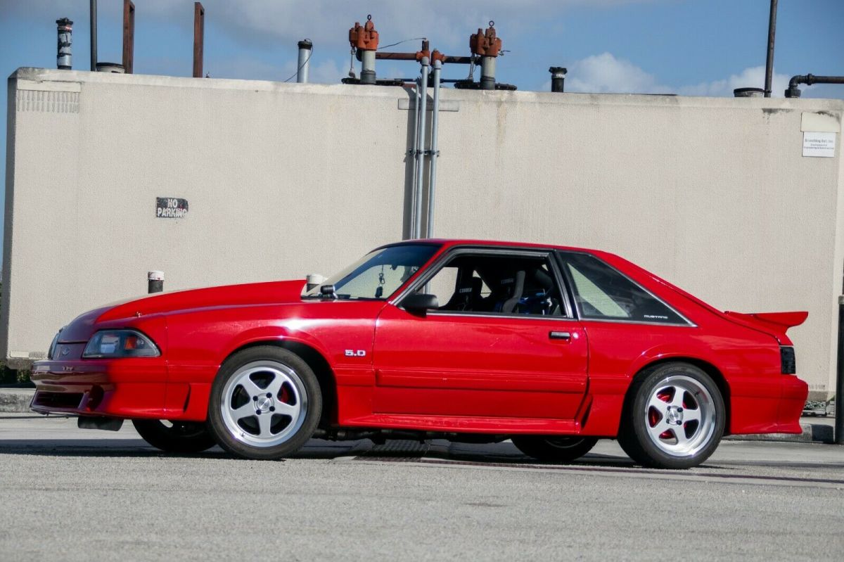 1990 Ford Mustang GT - photo 2