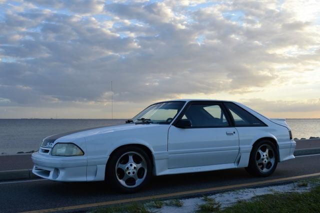 1990 Ford Mustang GT - photo 2