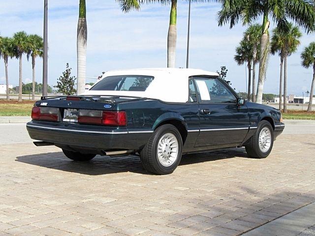 1990 Ford Mustang LX Convertible 2-Door - photo 2