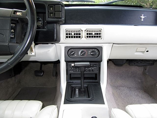 1990 Ford Mustang LX Convertible 2-Door - photo 9