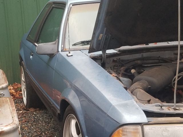 1990 Ford Mustang LX Sedan 2-Door - photo 2