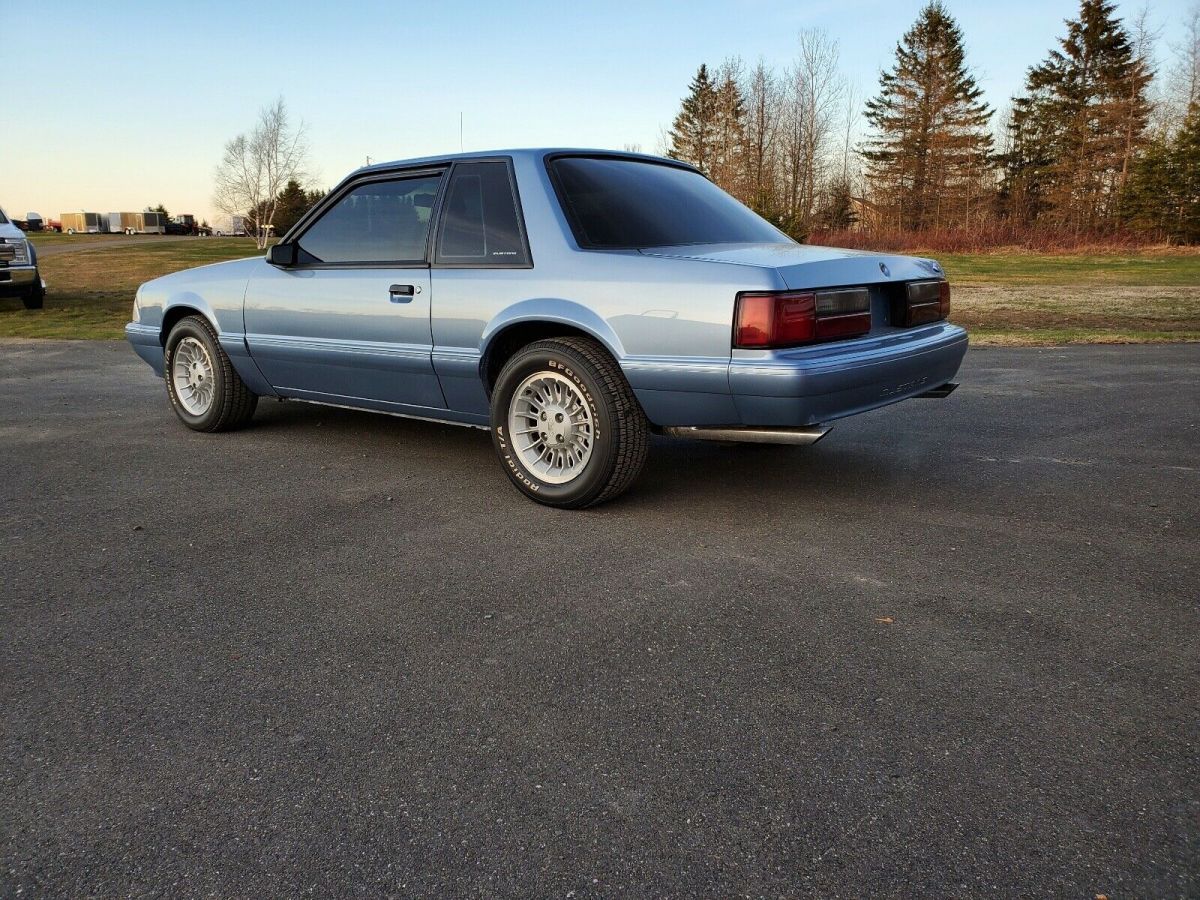 1990 Ford Mustang Sedan Blue RWD Manual LX 1990 Ford Mustang LX