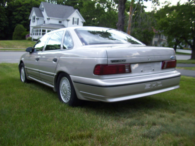 1990 Ford Taurus SHO - photo 2