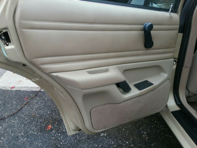 1990 Ford Tempo - photo 11
