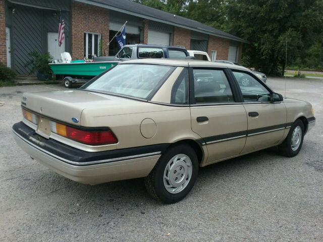 1990 Ford Tempo - photo 3