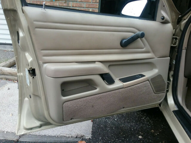 1990 Ford Tempo - photo 5