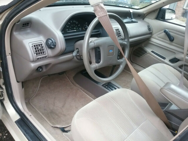 1990 Ford Tempo - photo 6