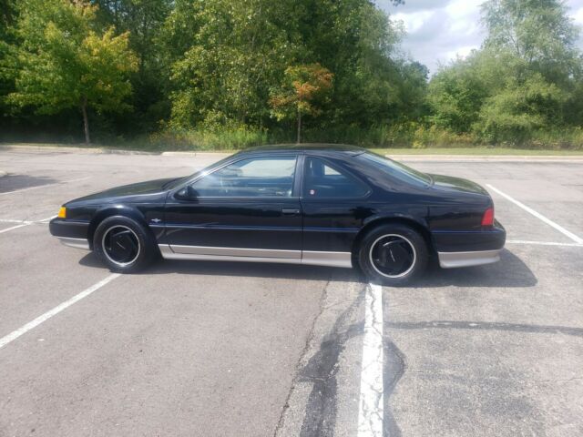 1990 Ford Thunderbird - photo 2