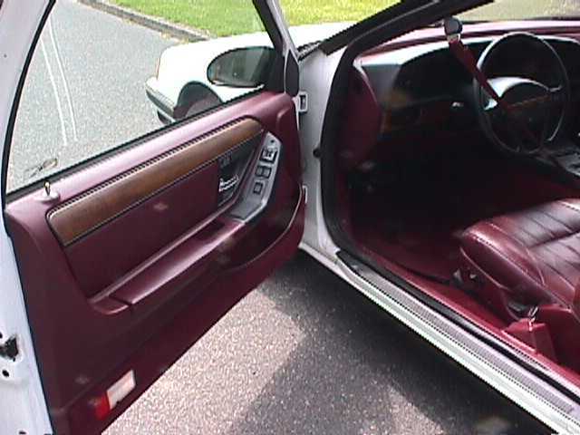 1990 Ford Thunderbird LX - photo 9