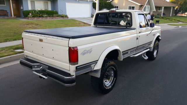 1990 Ford F-250 XLT LARIAT 4X4 SUPER NICE 4 INCH LIFT 5,8 EFI V8 - photo 4
